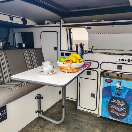 خيمة فخمة Camper Vans - Vicky Von Bluevan فامارا